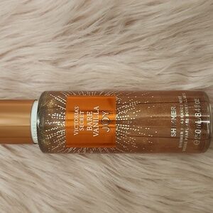 New Listing!! Brand New Victoria's Secret Fragrance Body Mist